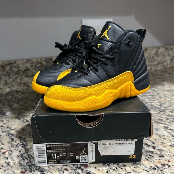 Jordan Sneakers - Picture 1 of 5